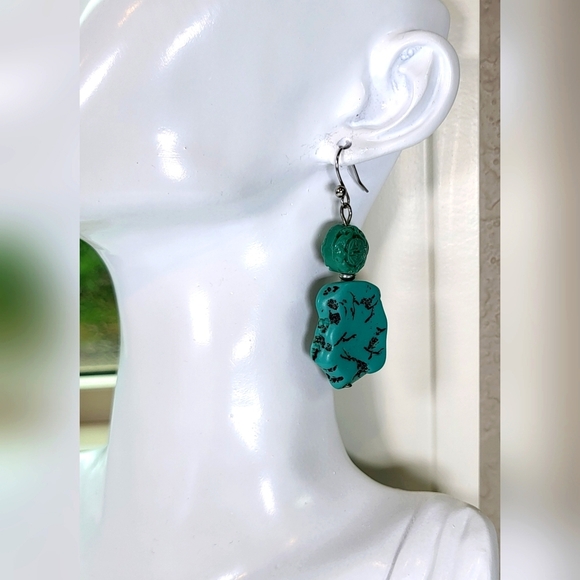 Turquoise Stone Look Dangle Earrings / Pierced - Picture 3 of 6